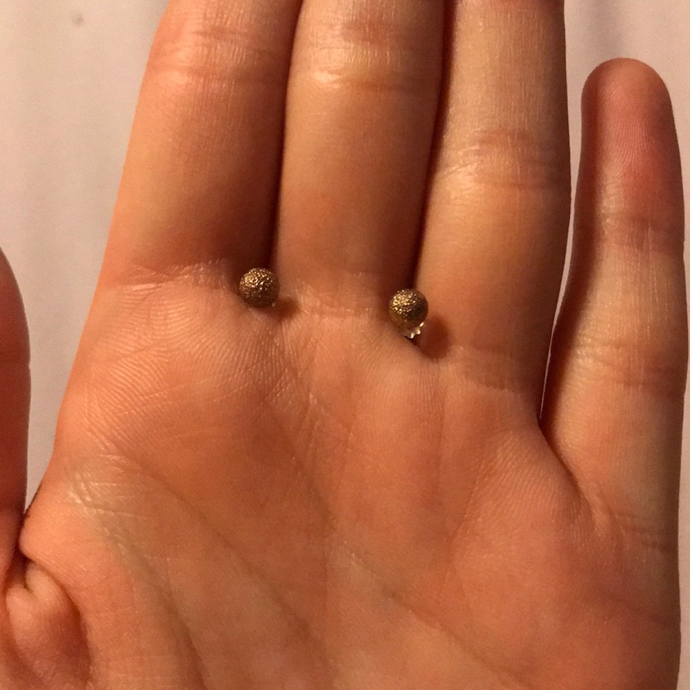 💎 5/$10 All Jewelry💎 Gold Sparkle Studs